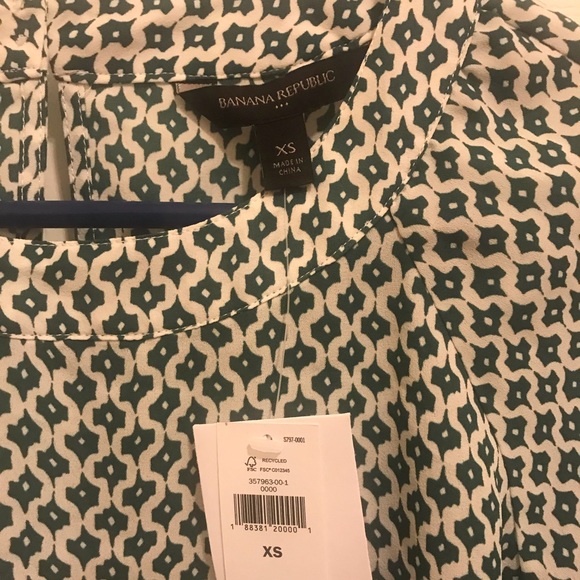 Banana Republic Woman’s Blouse - Picture 3 of 3